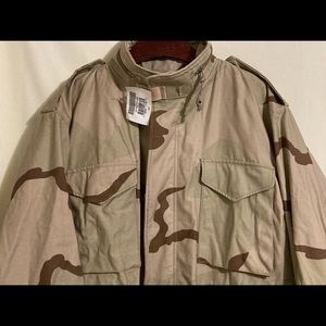 Vintage Men's Military Cold Weather Desert Camo Field Jacket Coat Size Large NWT